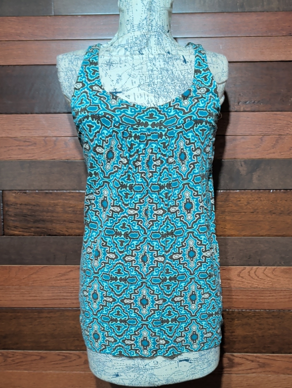 New York & Company Sleeveless Turquoise Geometric Print Tank Top